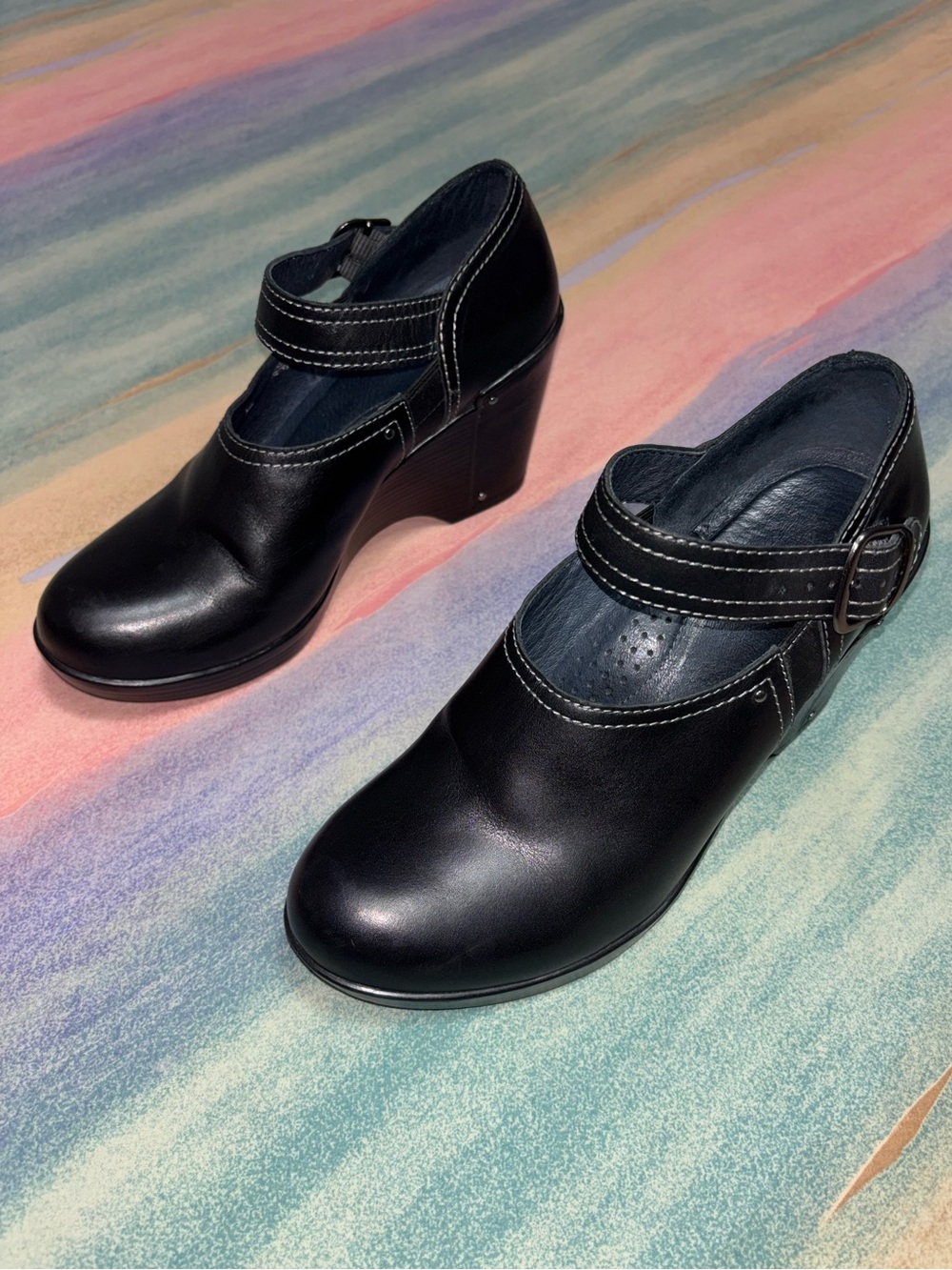 Dansko Women's Black Leather Fifi Wedge Pump size 38